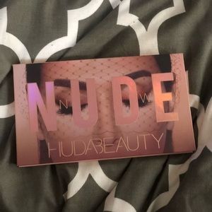 Nude by hiss beauty palette